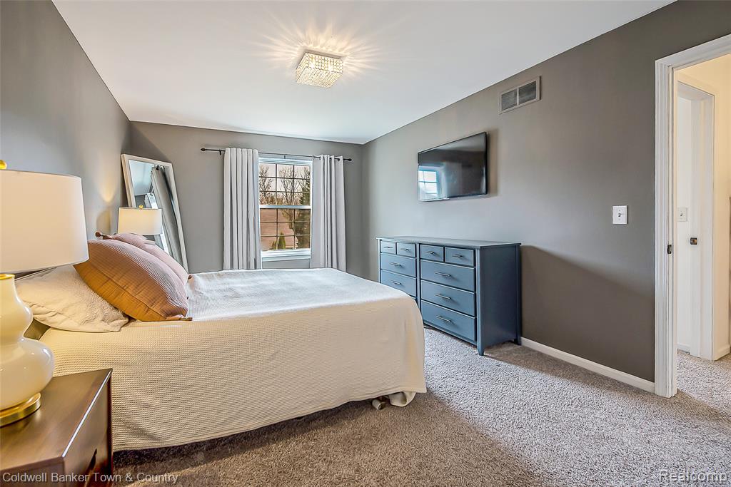 837 Oakwood Drive, Howell, MI 48843 — Photo 15