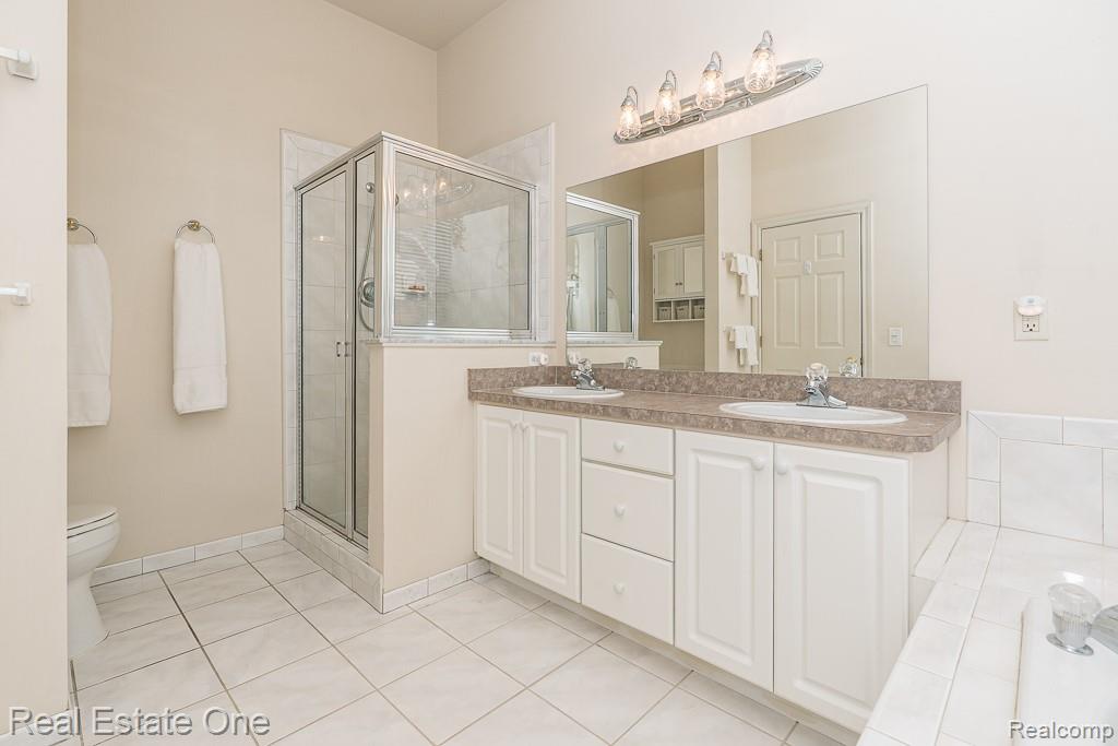 6615 Chatham Circle, Rochester Hills, MI 48306 — Photo 32