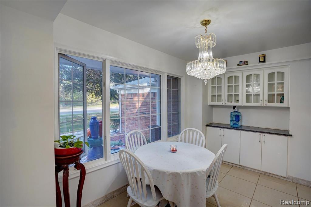 429 BELLA VISTA Drive, Grand Blanc, MI 48439 — Photo 16