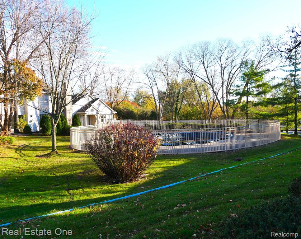 7383 SIMSBURY Drive, West Bloomfield, MI — Photo 6