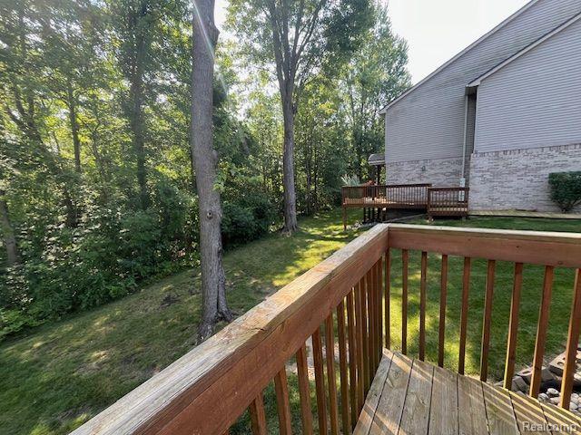 1071 OLD LEAKE, Holly, MI 48442 — Photo 34