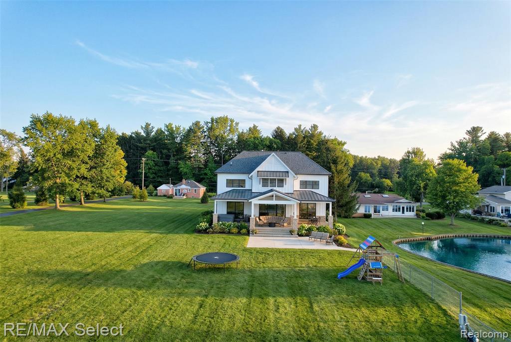 2208 Grove Park Road, Fenton, MI, 48430