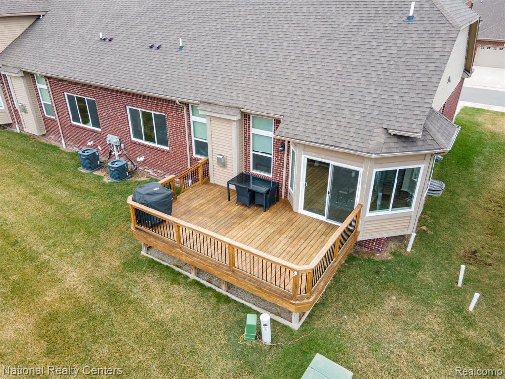 5236 HAWKSEYE Trace, Warren, MI 48092 — Photo 38