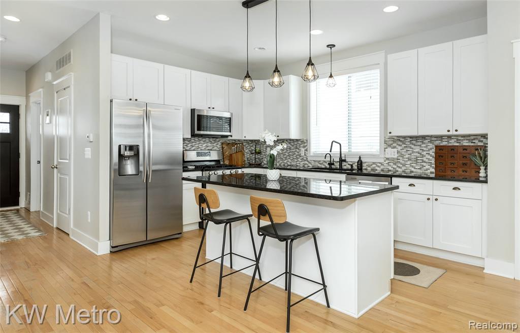 4095 Thomas Avenue, Berkley, MI 48072 — Photo 9