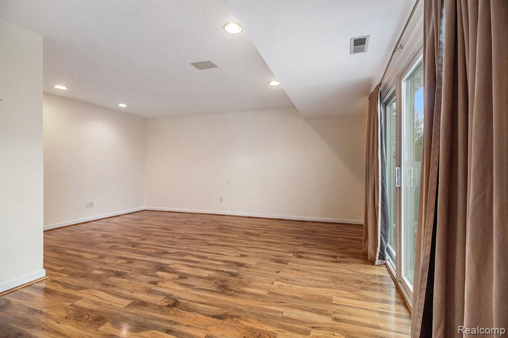 7232 Cypress Pointe Drive, Ypsilanti, MI 48197 — Photo 18