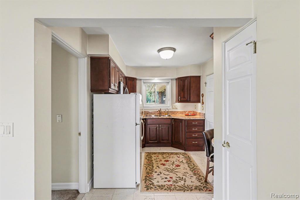 2596 N Williams Lake Road, Waterford, MI 48327 — Photo 22