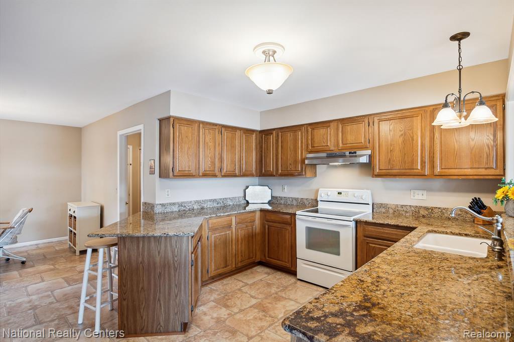 47704 BLUE HERON Drive S, Northville, MI 48168 — Photo 25