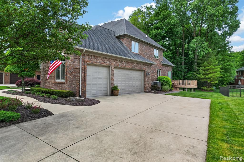 34380 Dante Drive, Chesterfield, MI 48047 — Photo 4