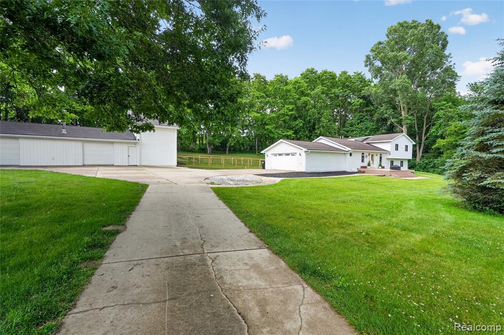 8655 Joey Drive, Pinckney, MI 48169 — Photo 4