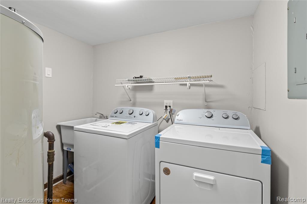 929 Country Club Drive, Saint Clair Shores, MI 48082 — Photo 17