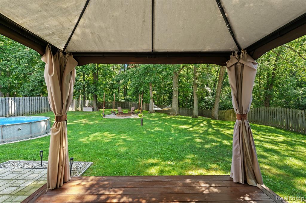 9438 Waite Drive, Fenton, MI 48430 — Photo 28