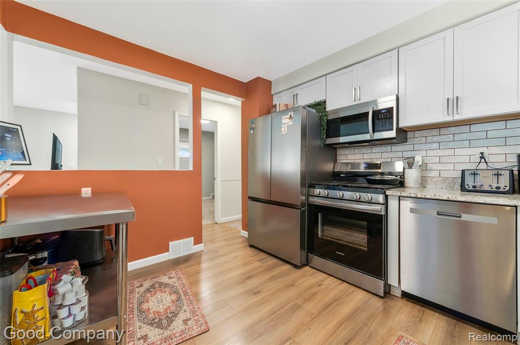 28748 Herbert Street, Madison Heights, MI 48071 — Photo 13