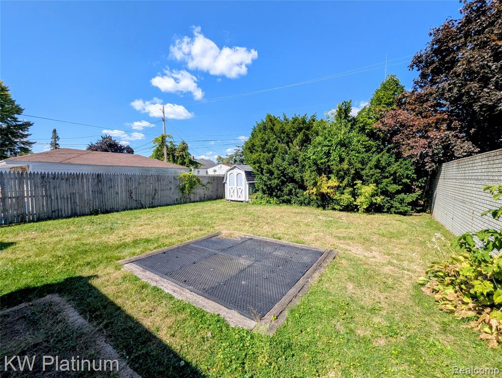 7399 Gronow, Center Line, MI 48015 — Photo 17