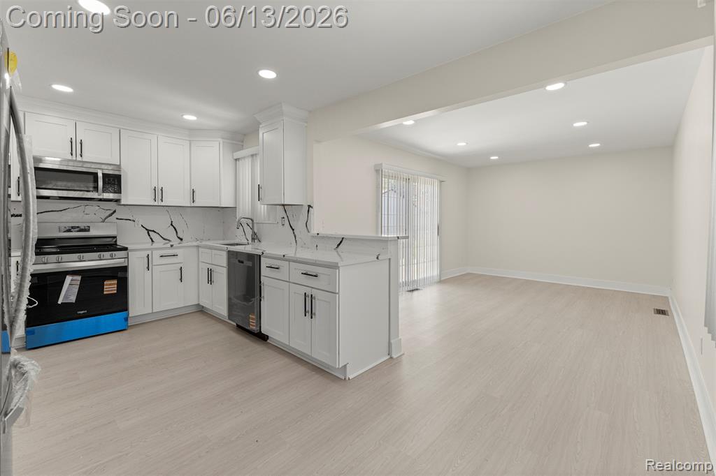 29578 Brown Court, Garden City, MI — Photo 20