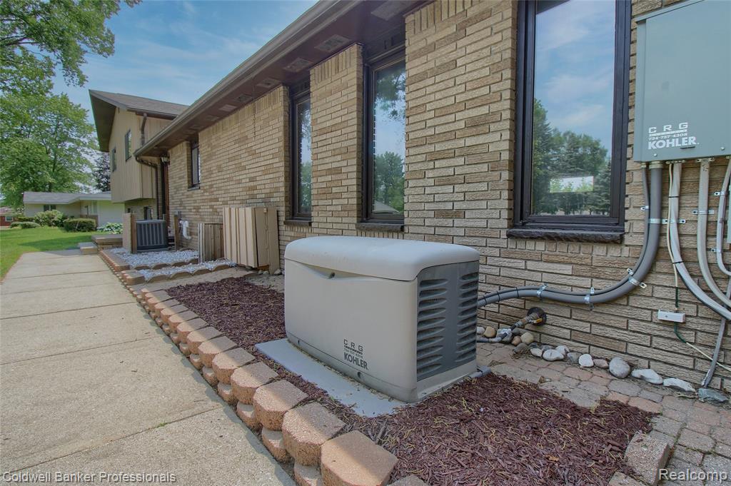 11770 Sunset Lane, Belleville, MI 48111 — Photo 38