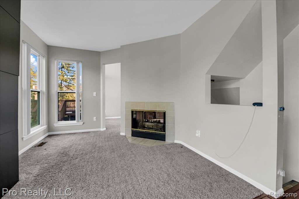 863 CALPERNIA, Wixom, MI 48393 — Photo 15