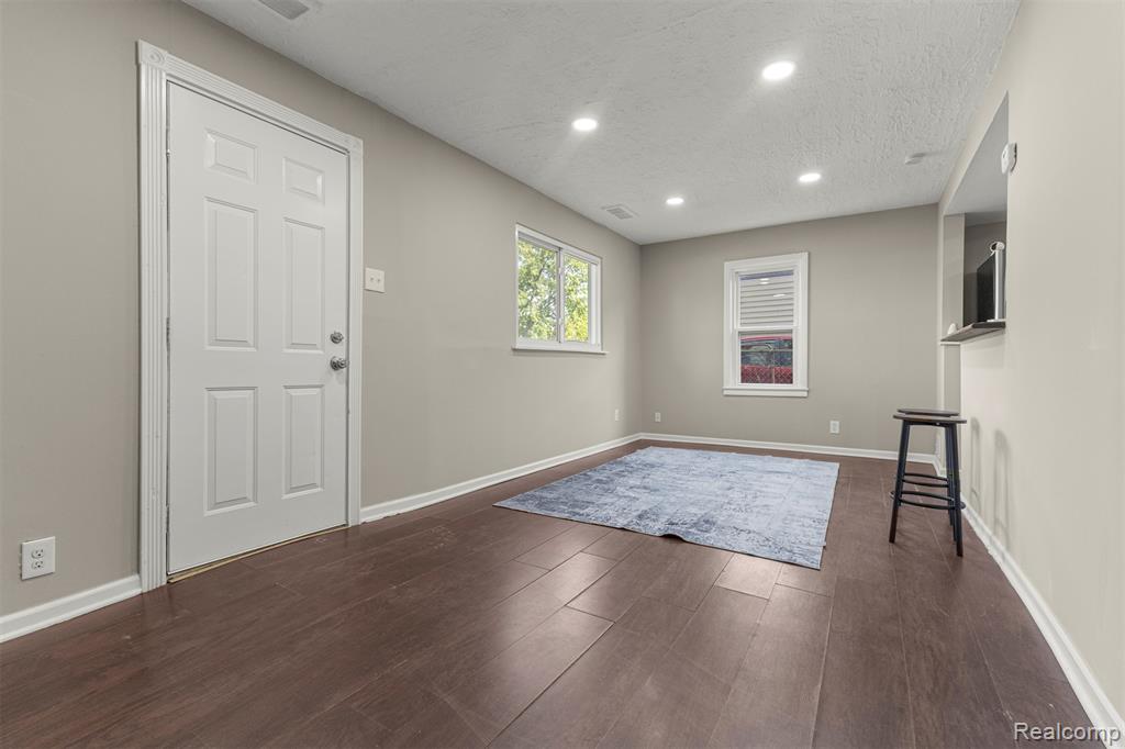 8279 Hugh Street, Westland, MI — Photo 5