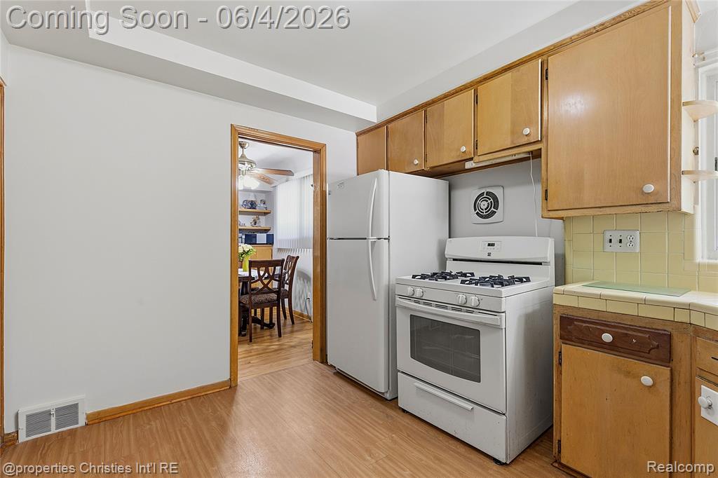 9610 Norborne, Redford, MI 48239 — Photo 14