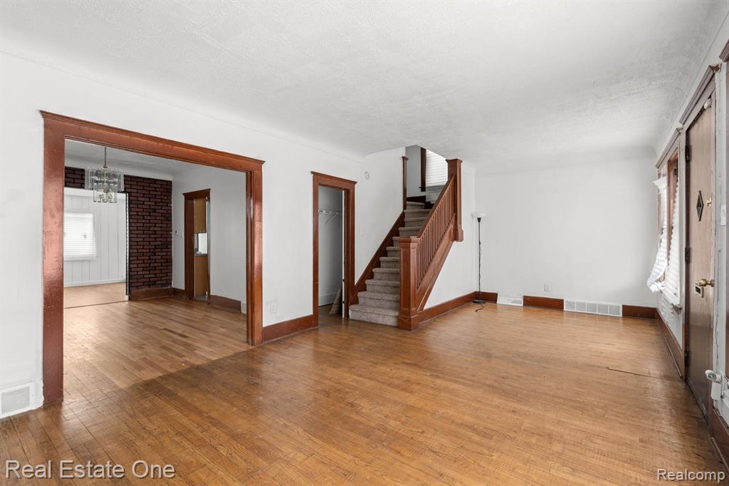 5370 SEEBALDT Street, Detroit, MI 48204 — Photo 6
