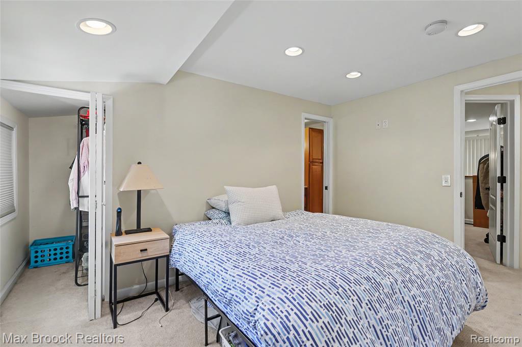 1669 Wimbledon Drive, Walled Lake, MI 48390 — Photo 22