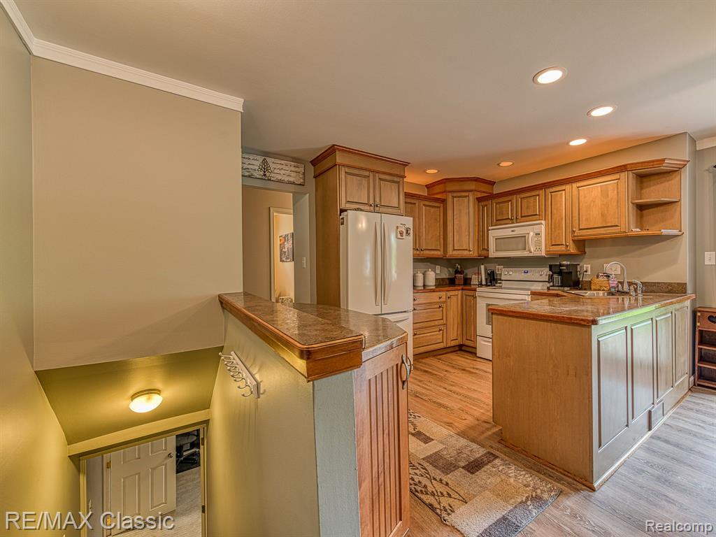 8866 MANTON Avenue, Plymouth, MI 48170 — Photo 5