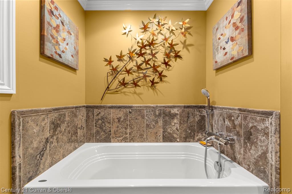 42049 Farm Lane Court, Sterling Heights, MI 48313 — Photo 28