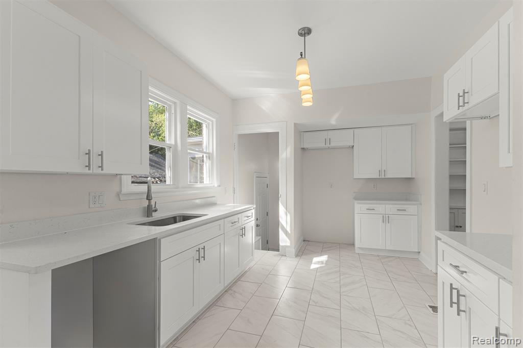 929 Lawrence Street, Detroit, MI 48202 — Photo 11