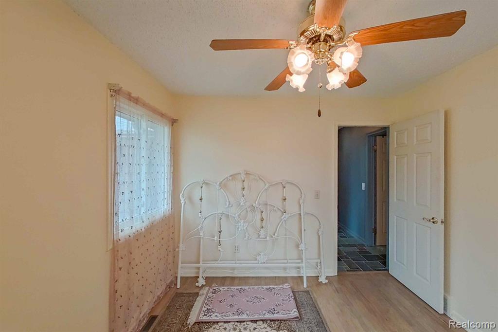 4395 OLD CARRIAGE Road, Flint, MI 48507 — Photo 29