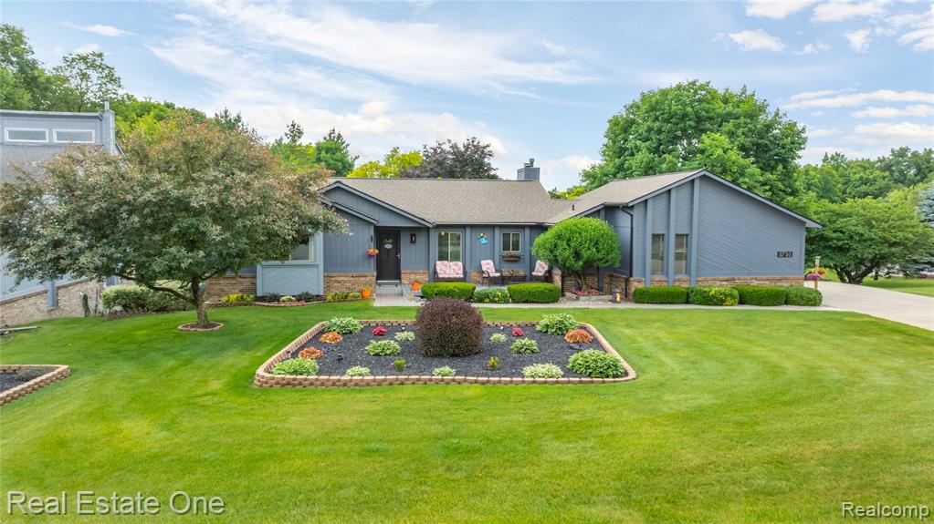 8736 El Dorado Drive, White Lake, MI — Photo 56