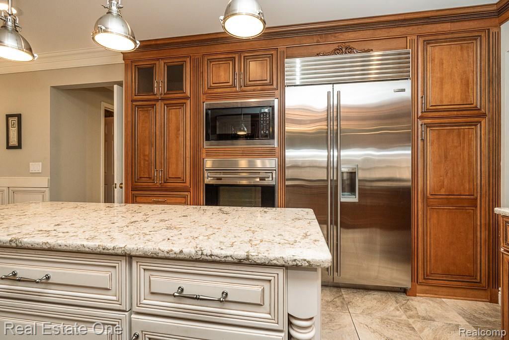 6595 Edith Court, Troy, MI 48085 — Photo 20