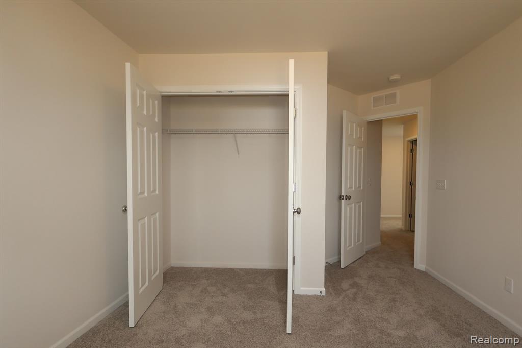 362 Hidden River W, Holly, MI 48442 — Photo 12