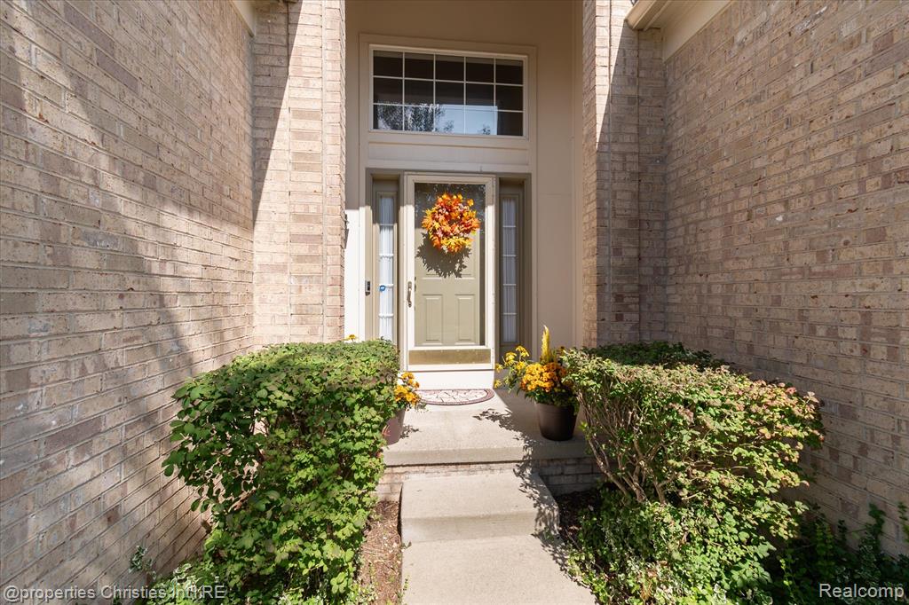 39510 Edgewater Drive, 100, Northville, MI 48168 — Photo 3