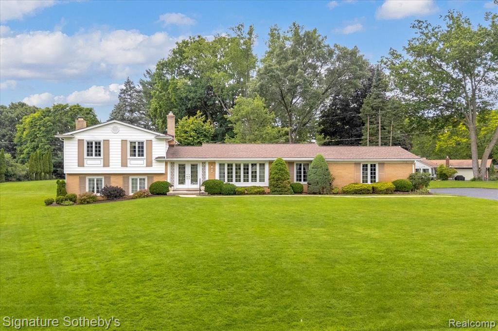 6851 Meath Hunt Circle, Troy, MI 48098 — front exterior