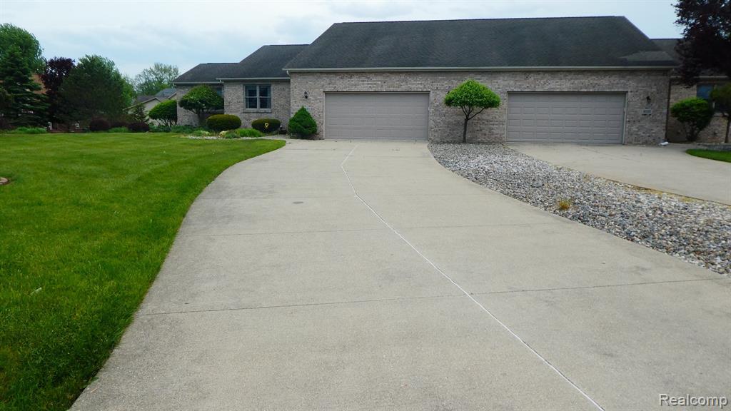 8051 Prestonwood Court, Flushing, MI 48433 — Photo 3