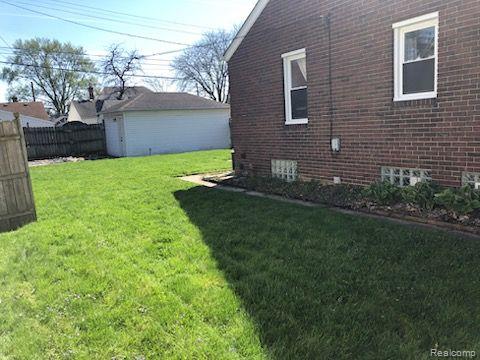 581 ANTOINE Street, Wyandotte, MI 48192 — Photo 42