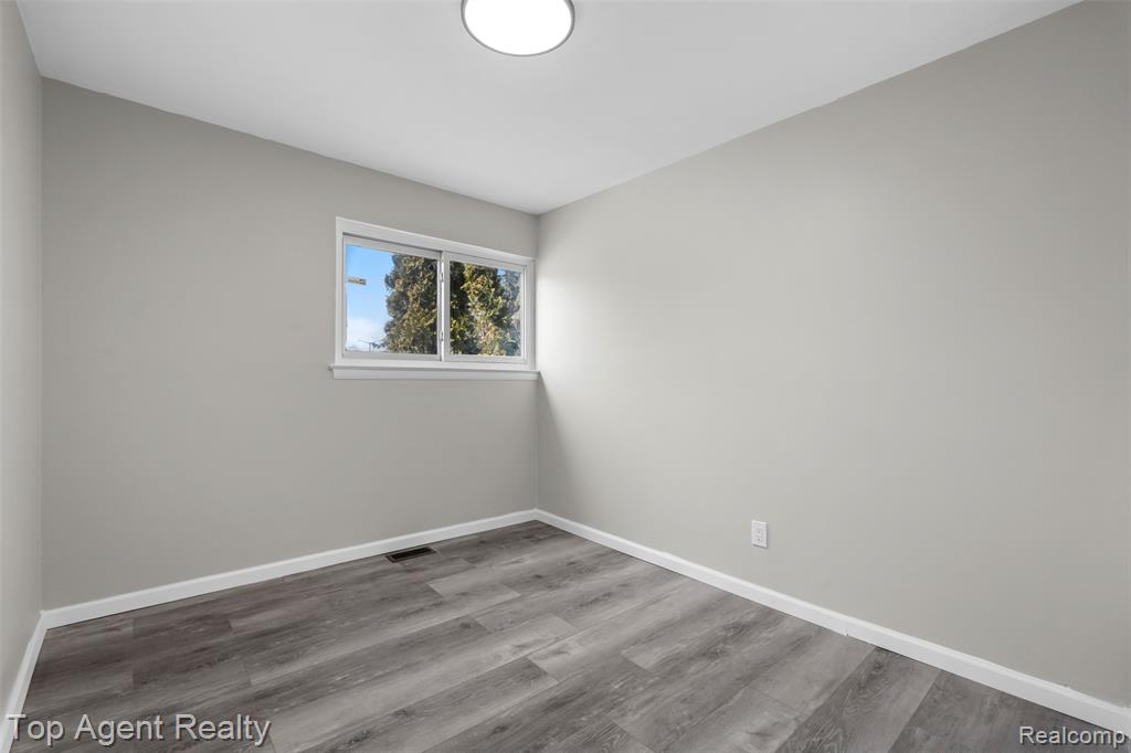 633 Fox Avenue, Ypsilanti, MI 48198 — Photo 13