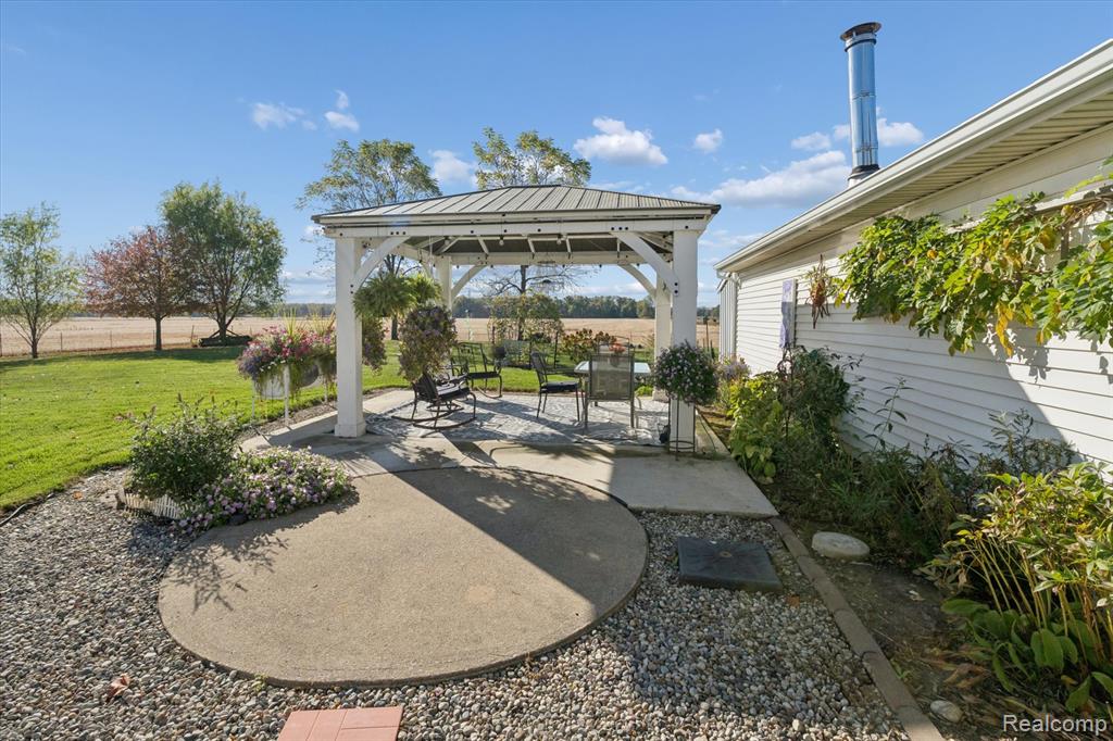 16303 Almont Road, Allenton, MI 48002 — Photo 38