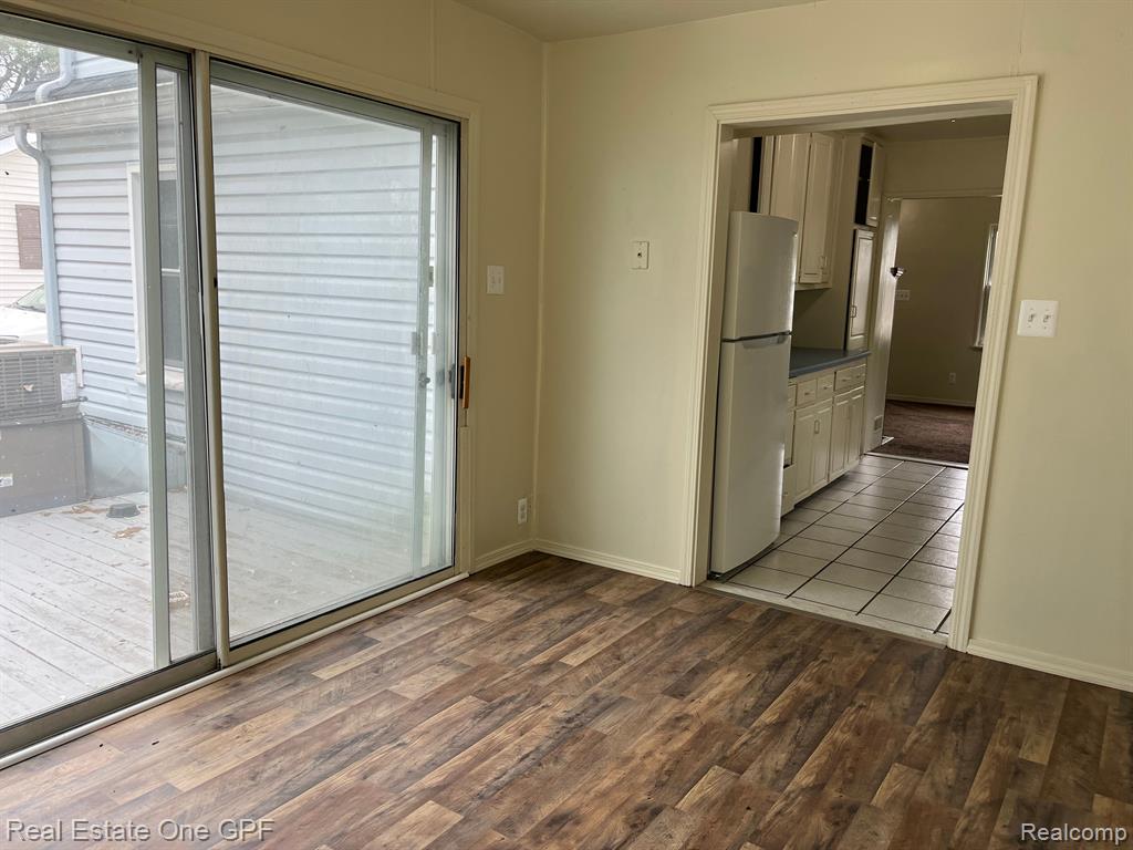 8685 DODGE Avenue, Warren, MI 48089 — Photo 11