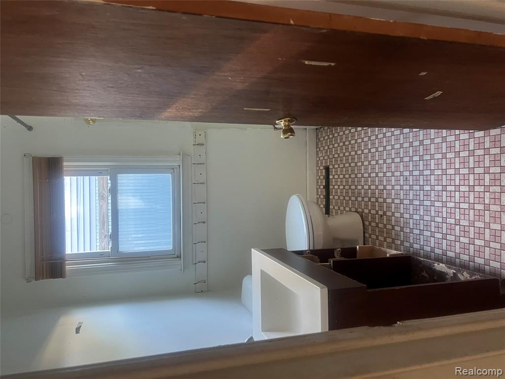 721 Huron Street, Flint, MI 48507 — Photo 3
