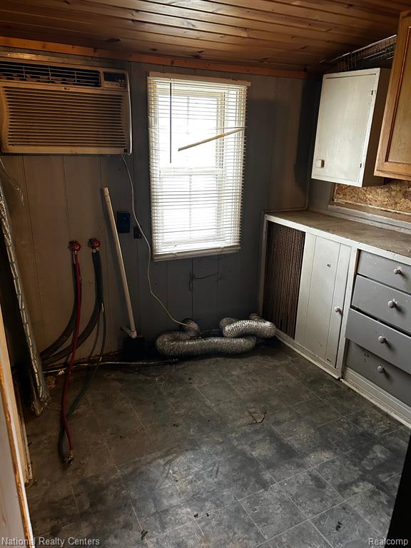 506 E OREGON Street, Lapeer, MI 48446 — Photo 11