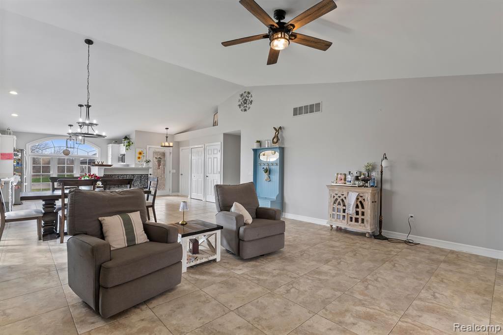 5188 Walkabout Lane, Swartz Creek, MI 48473 — Photo 14
