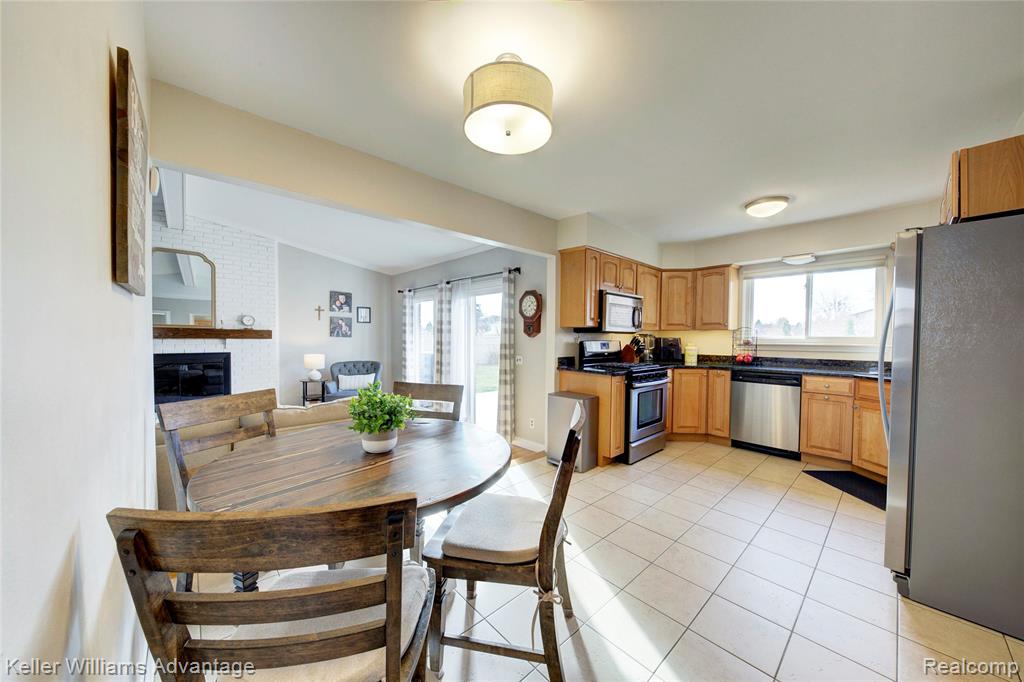 44273 Richmond Court, Canton, MI 48187 — Photo 2