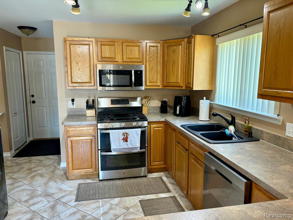 4860 CAMELOT Drive, Kimball, MI — Photo 9