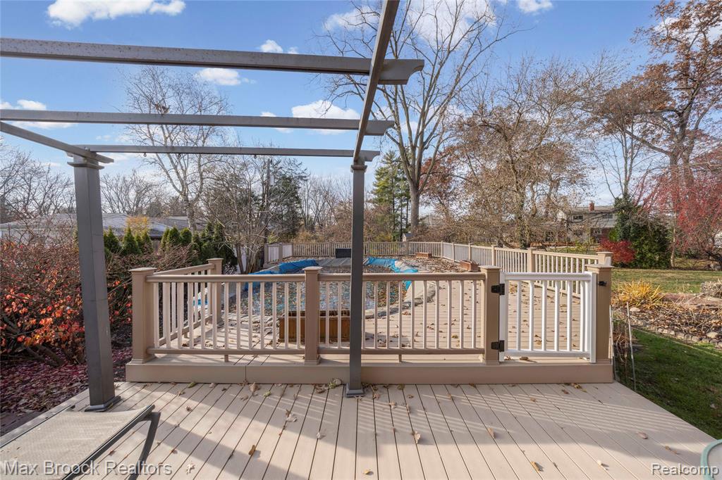 6335 Thorneycroft Drive, Shelby Twp, MI 48316 — Photo 42