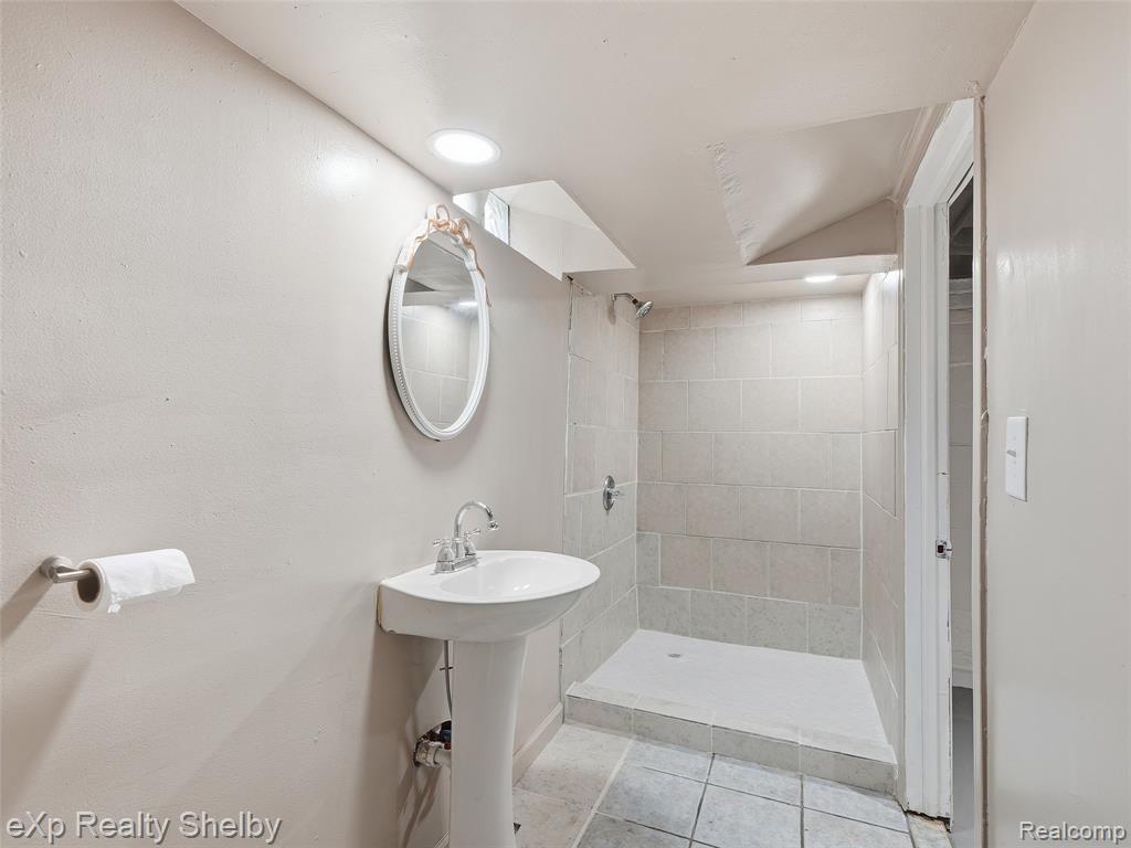 16476 Rossini Drive, Detroit, MI 48205 — Photo 30