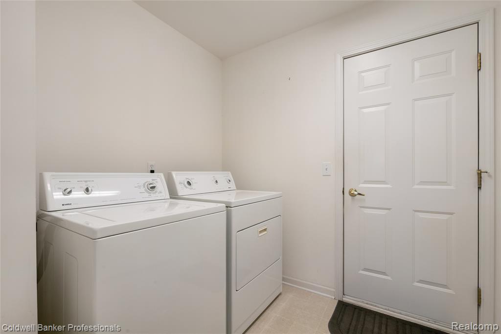 8178 Springdale Drive, White Lake, MI — Photo 29