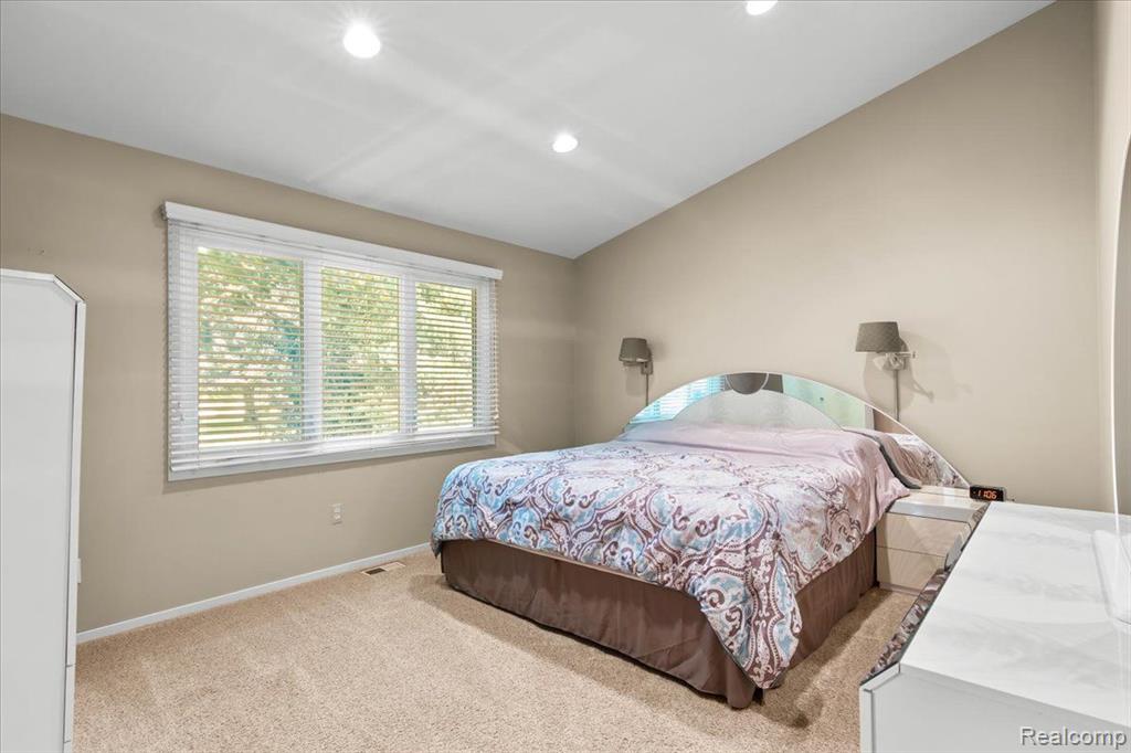 4280 ELIZABETH Lane, Walled Lake, MI 48390 — Photo 18