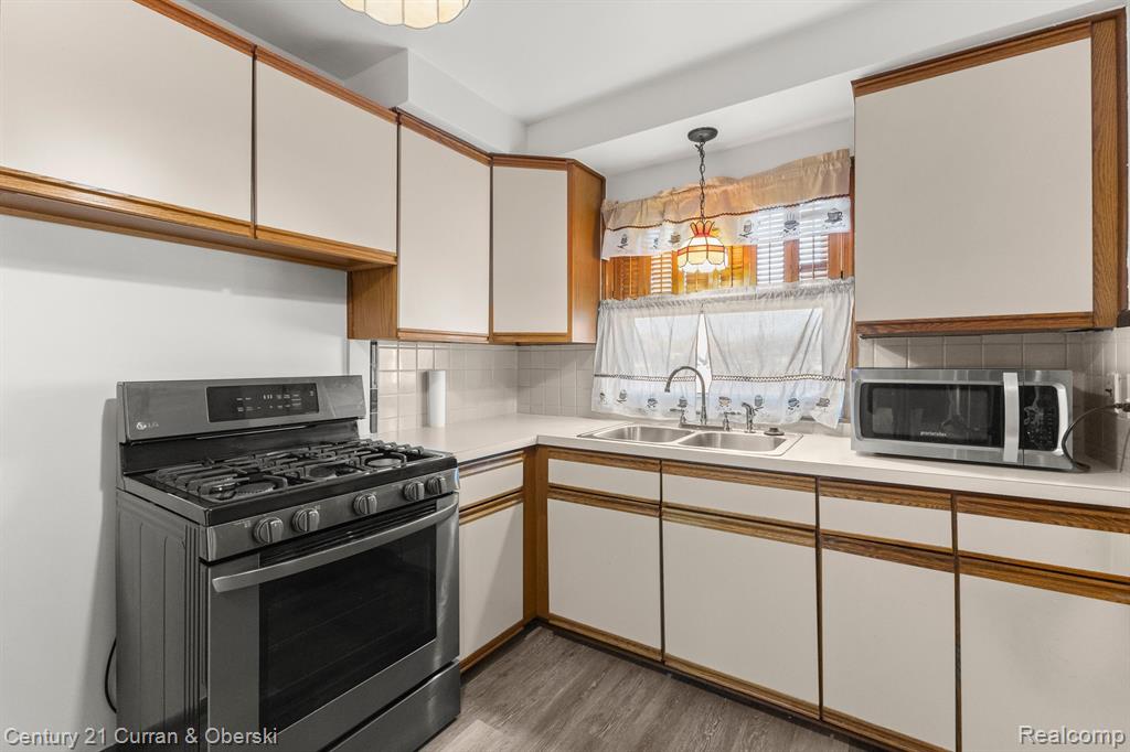 6658 MILLER Boulevard, Dearborn, MI 48126 — Photo 9