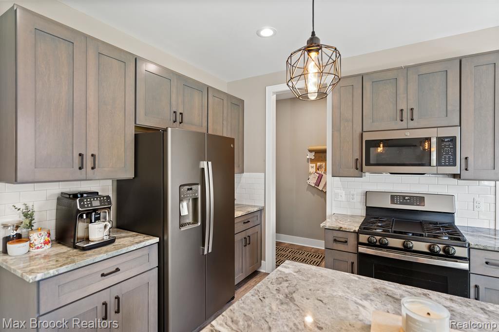 217 CLINTON Street, Romeo, MI 48065 — Photo 13