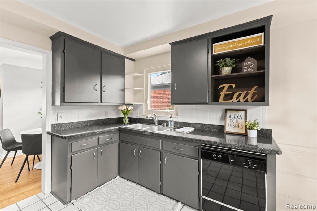 407 Jeffrey Avenue, Royal Oak, MI 48073 — Photo 8